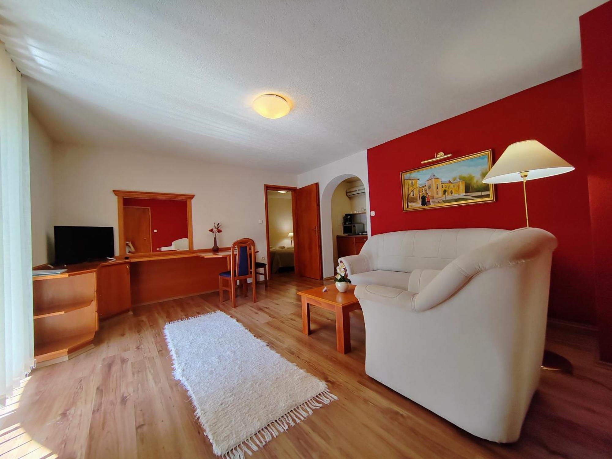 Heviz Apartman ヘーヴィーズ エクステリア 写真